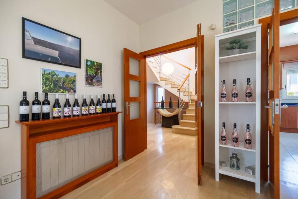 Villa Wine Experience Cambrils - Wine, Art & Games Eksteriør billede